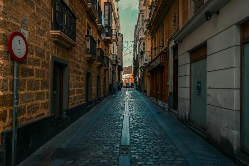 The Reason You Think European Cities Are More Walkable Than American Ones Is Only Half the Story
